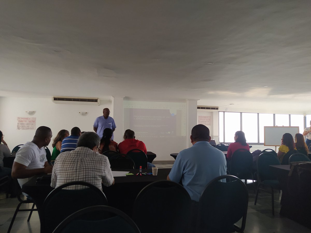 davidparracardo's tweet photo. Inicio formación STEM SEM #EncuentroLideresTicCali @Educacion_Cali @RedTiCali https://t.co/uPE018oCal