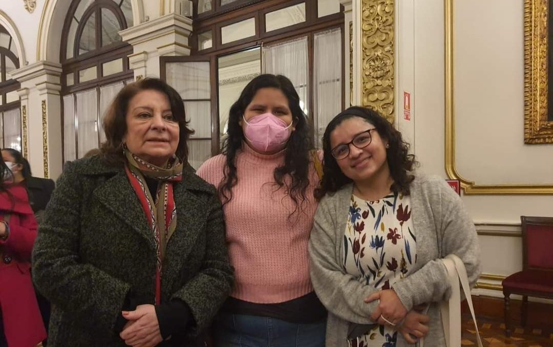 FamiliasNi's tweet photo. #FujTeInforma 📢
Este 13 de septiembre, fuimos invitadas al informe de 196 días de gestión de Diana Miloslavich  como Ministra del Ministerio de la Mujer y Poblaciones Vulnerables.

Agradecemos la gestión de nuestras compañeras @DianaMiloslavic, @GreciaRojasO y @MariaPiaMolero https://t.co/ToQMyGwKjn