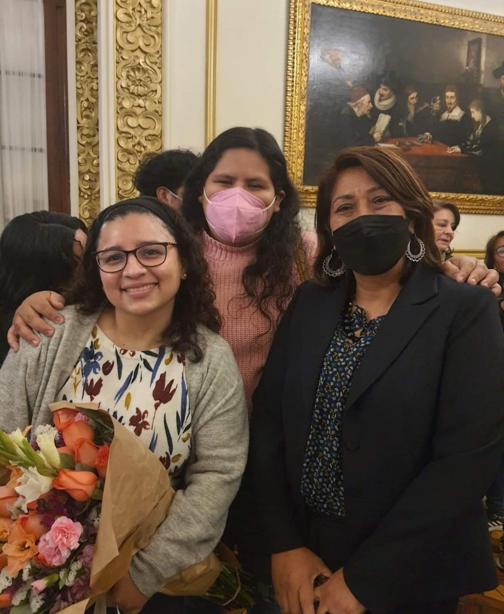 FamiliasNi's tweet photo. #FujTeInforma 📢
Este 13 de septiembre, fuimos invitadas al informe de 196 días de gestión de Diana Miloslavich  como Ministra del Ministerio de la Mujer y Poblaciones Vulnerables.

Agradecemos la gestión de nuestras compañeras @DianaMiloslavic, @GreciaRojasO y @MariaPiaMolero https://t.co/ToQMyGwKjn