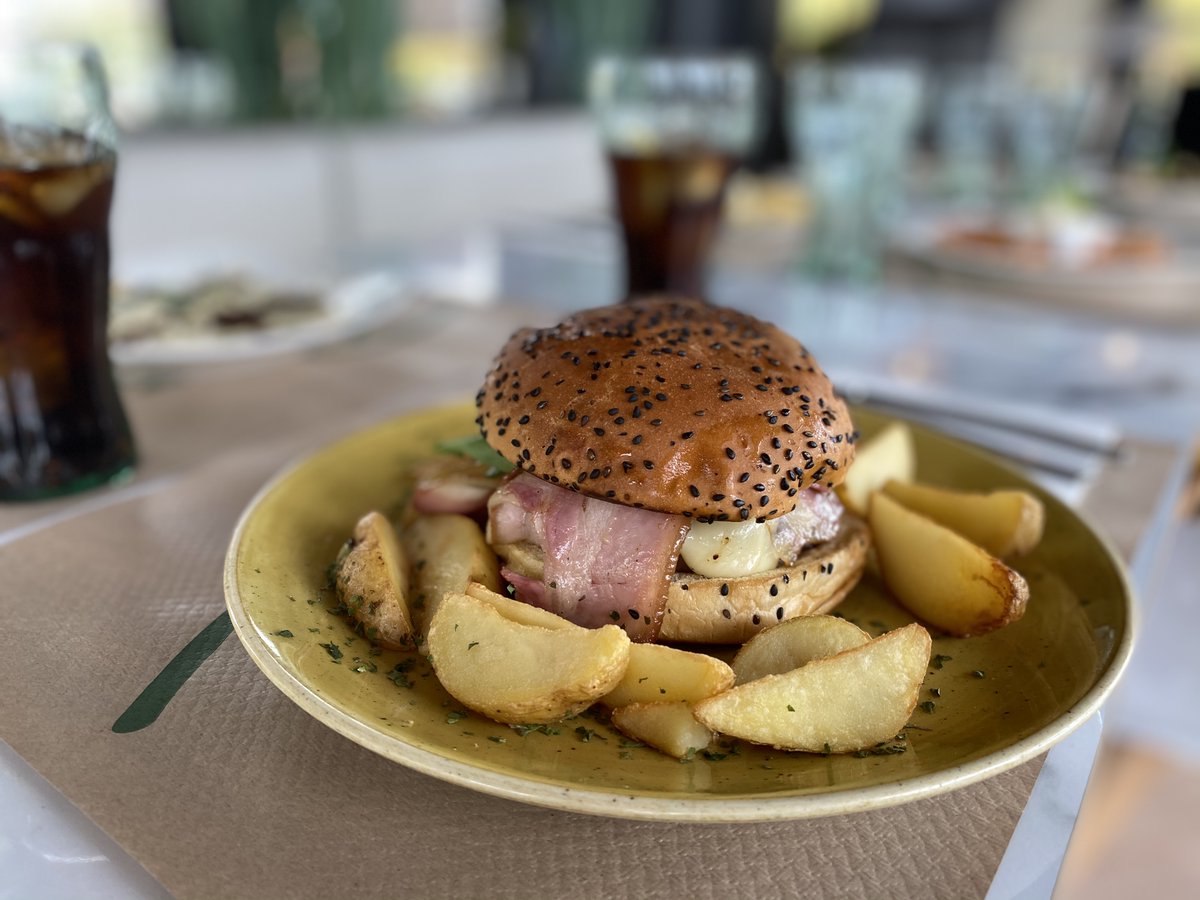 pizzajardin's tweet photo. En Pizza Jardín además de todas las pastas posibles también ofrecemos otros tipos de platos que te harán chuparte los dedos. 😊

https://t.co/uZeLAtLUxa

#pizzajardin #restaurantesmadrid #madrid #madridfood #foodstagram #foodphotography #gastromadrid #comidaitaliana #italianfood https://t.co/SicOMlk5sP