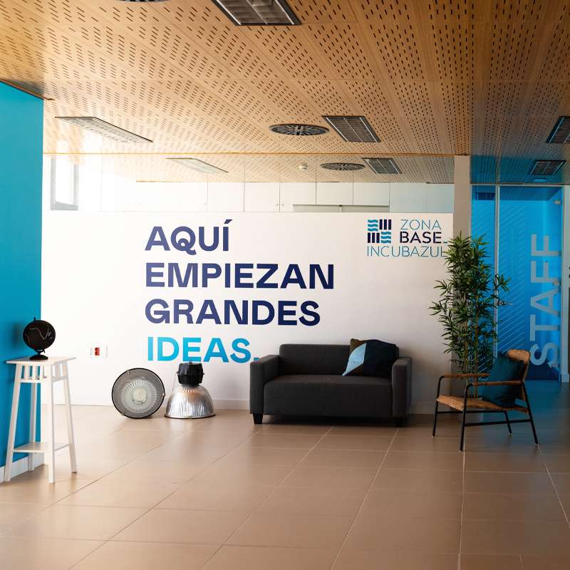 Vexel_es's tweet photo. 🔵 Nuevo proyecto de #diseño del espacio 𝒃𝒓𝒂𝒏𝒅 𝒆𝒙𝒑𝒆𝒓𝒊𝒆𝒏𝒄𝒆 para Incubazul Cádiz Consorcio Zona Franca Cádiz 🔵 https://t.co/imSmakm2Ao