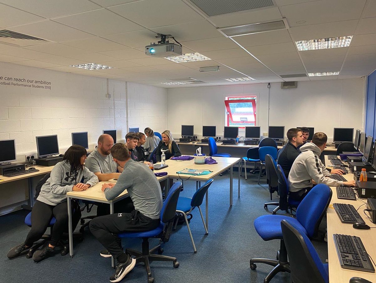 NCLStudentVoice's tweet photo. Great to meet our HND coaches, HNC coaches and HNC Rangers students today at our Broadwood campus today π #NCL22 #StudentLife #GoSmashItFolks ππ»ππππΎππ https://t.co/R3JsaSEI9C