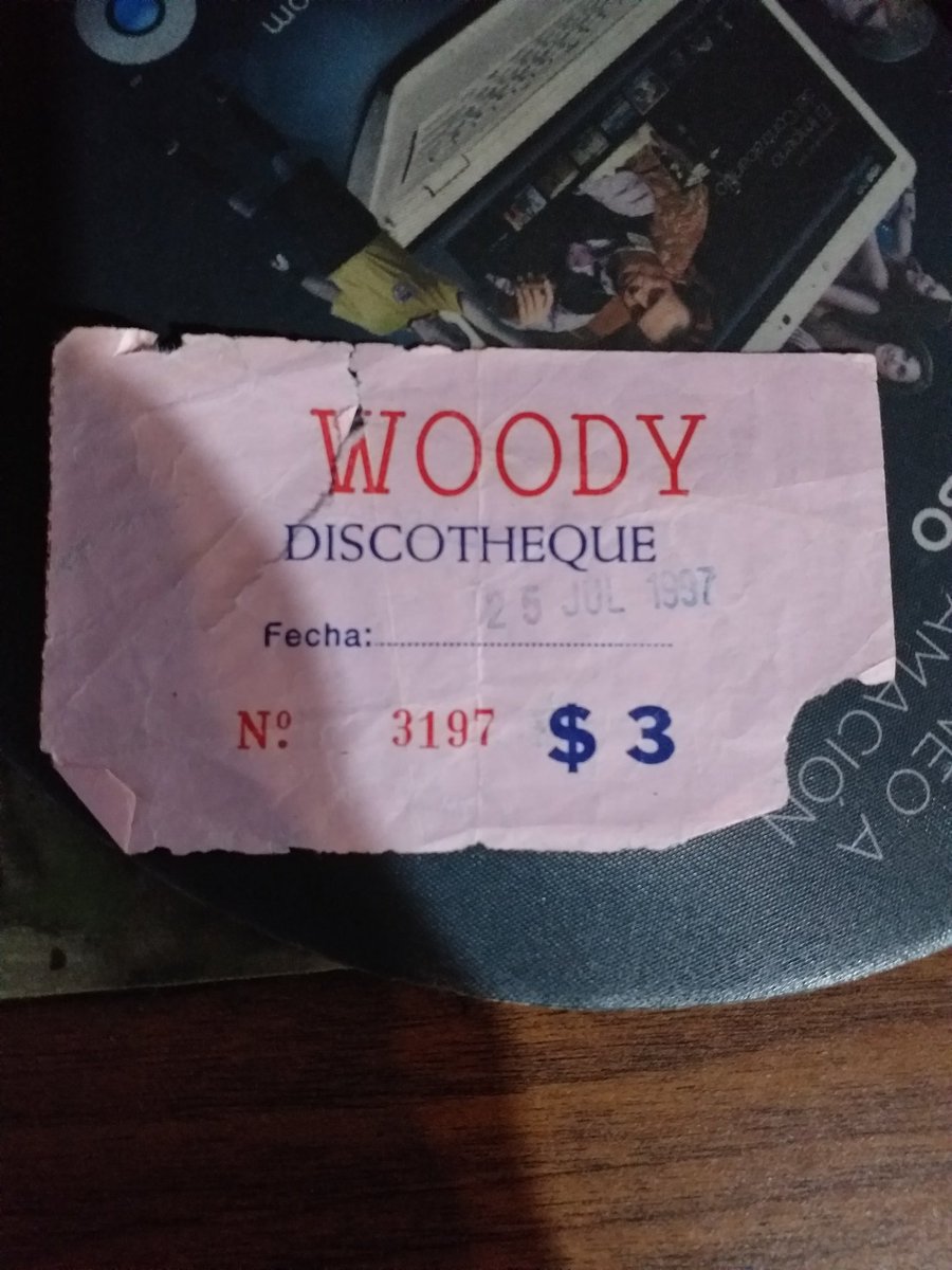 espacios_alejo's tweet photo. Woody el boliche de tandil 96,children tema de presentacion. mira lo que salia la entrada, #fuialadiscoteca @todopasa1043 https://t.co/bQiABJ2M2A