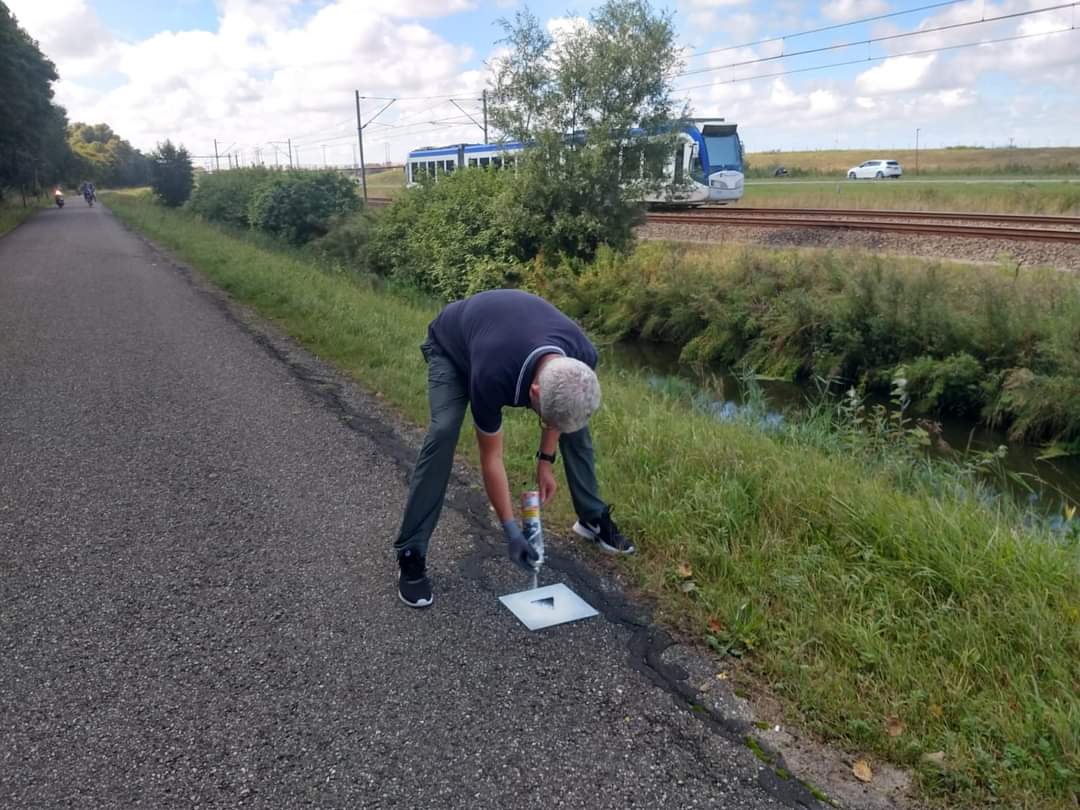 Nog minder dan 2 weken tot de Geuzenloop Zoetermeer, op 25 september.

De organisatie en vrijwilligers van de parkoersen zijn afgelopen weekend weer druk bezig geweest. 
Zo hebben ze de routes nogmaals na gelopen en hebben ze nieuwe kilometer markeringen aangebracht.