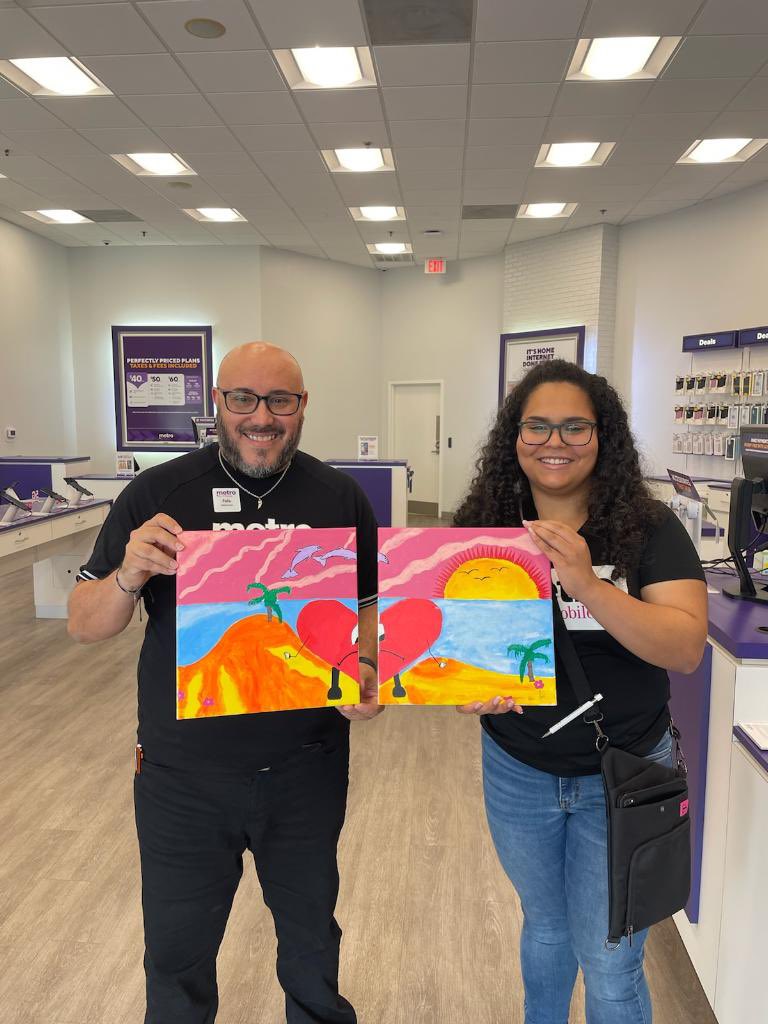 #SHARKS #LOSTIBURONES 🦈
Celebrating Hispanic Heritage month with some @sanbenito (Bad Bunny) 
#oneteamtogether 
#hispanicheritagemonth2022
#tmobile
#metrobytmobile
#championchange our magnificent Experts @felomedina & @caleyojeda