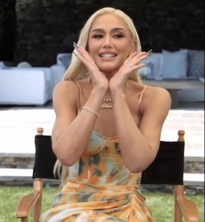 forgwenandblake's tweet photo. Who’s the most adorable human on earth and why is it @gwenstefani https://t.co/2fNueRy2d2