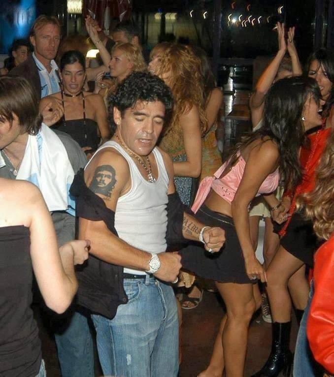 agustingennoni's tweet photo. #FuiAlaDiscoteca la versión DEFINITIVA @todopasa1043 https://t.co/IiaLhOnZTI