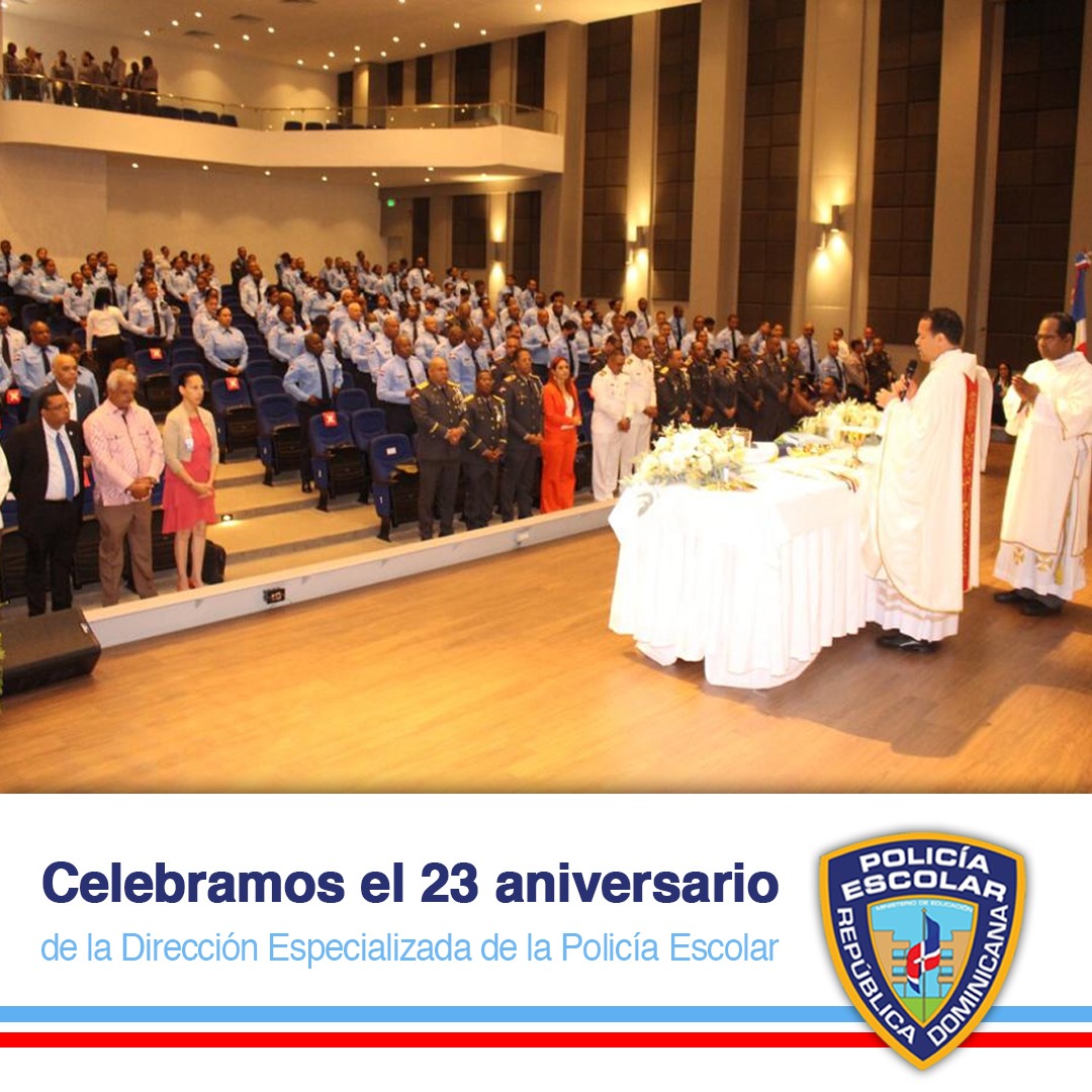 policiaescolard's tweet photo. 🔵 El discurso a cargo de Martín Tapia Sánchez, en su calidad de director de la Policía Escolar, quien hizo énfasis e invito a los presentes a trabajar unidos por la convivencia escolar.

#PoliciaEscolarRD 
#ConvivenciaEscolar 
#Aniversario23 https://t.co/f0JPLHVOUL