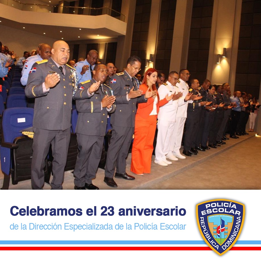policiaescolard's tweet photo. 🔵 El discurso a cargo de Martín Tapia Sánchez, en su calidad de director de la Policía Escolar, quien hizo énfasis e invito a los presentes a trabajar unidos por la convivencia escolar.

#PoliciaEscolarRD 
#ConvivenciaEscolar 
#Aniversario23 https://t.co/f0JPLHVOUL