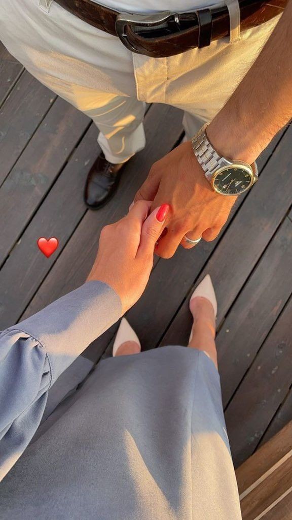 Hands couple (@1pics_) on Twitter photo 