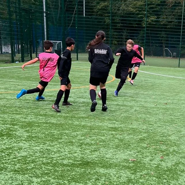 BallersAcademy_'s tweet photo. 𝘽𝘼𝙇𝙇𝙀𝙍𝙎 𝘼𝘾𝘼𝘿𝙀𝙈𝙔 ▪︎ New venue in full flow 🔥🔥 #se16 https://t.co/Qi9ABLz8l7
