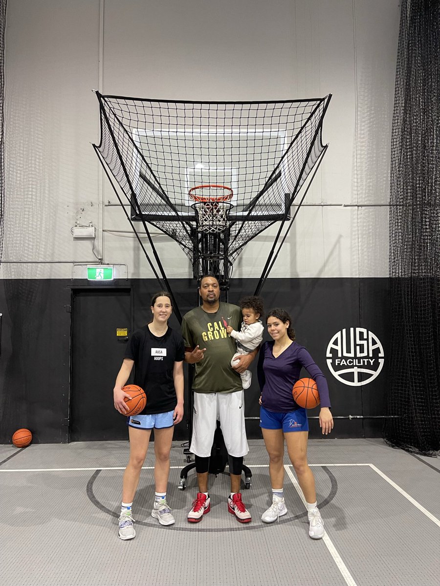 ASPEECHLESS24's tweet photo. Took the LAB down under to Australia and got to work with 2 future pros. Keep working ladies #labcertified https://t.co/Er2qP9vFYY