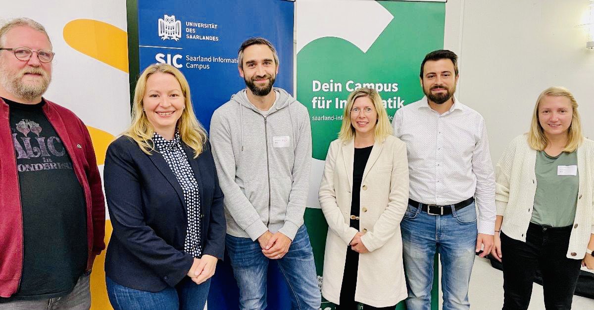 The Minister of Education of the Saarland, @ChristineClivot, visited #SIC today to welcome teachers who are undergoing further training to teach computer science. #Saarland is one of the first states in GER to introduce compulsory #computerscience lessons at schools. 📸 @MBK_Saar