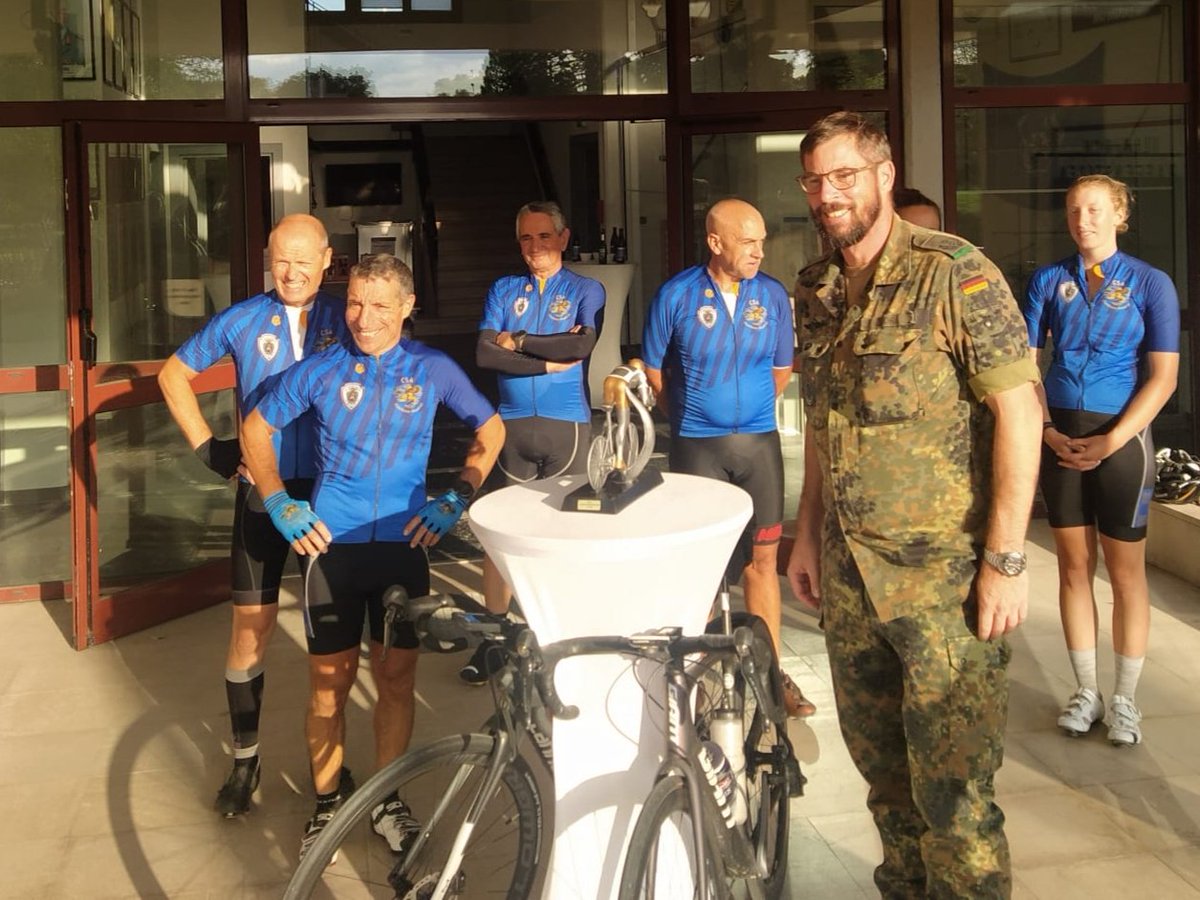 3eHussards's tweet photo. 172km supplémentaires ont été parcourus par nos hussards qui ont aujourd'hui relié Metz à Illkirsch !

Merci aux chasseurs du 291e Jägerbattaillon pour leur accueil à l'arrivée de l'étape. https://t.co/Es8hISDSnX