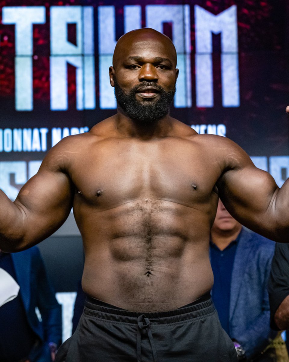 Main event in Montreal! 

(📸 Vincent Éthier, @EOTTM11) 

#MakhmudovTakam streams tomorrow on <a href="/ESPNPlus/">ESPN+</a> at 7PM ET 💪