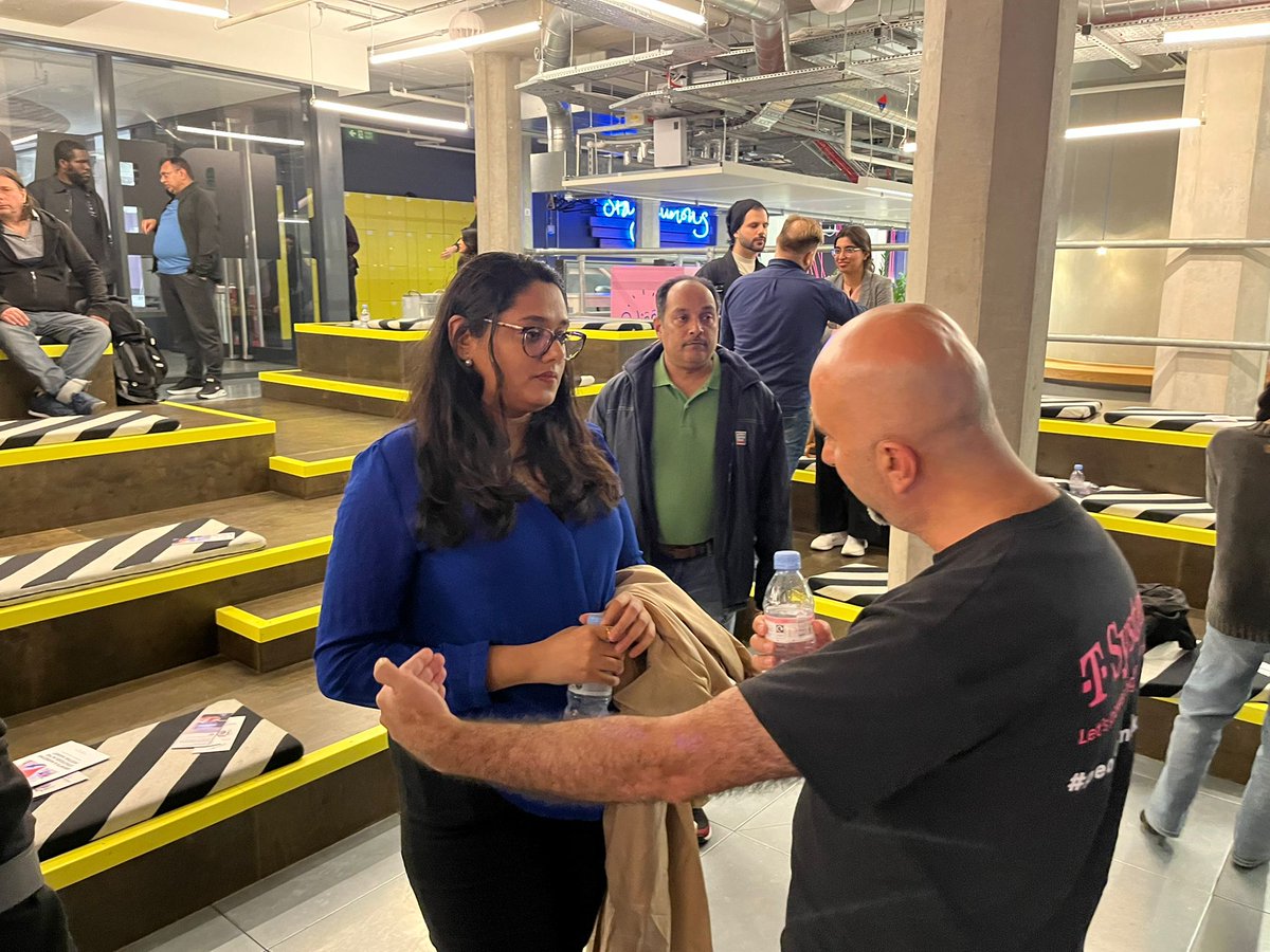 cloudtalkglb's tweet image. "Autonomous Digital Infrastructure with Cloud' Panel is over.
Get your drinks and start networking with Industry profs. 
1:1 Networking Awaits you at CloudTalk London.

#cloudtalkglobal #cloudtalk #london #meetup #techmeetup #cloud #server #event #cloudtalklondon #network #tech