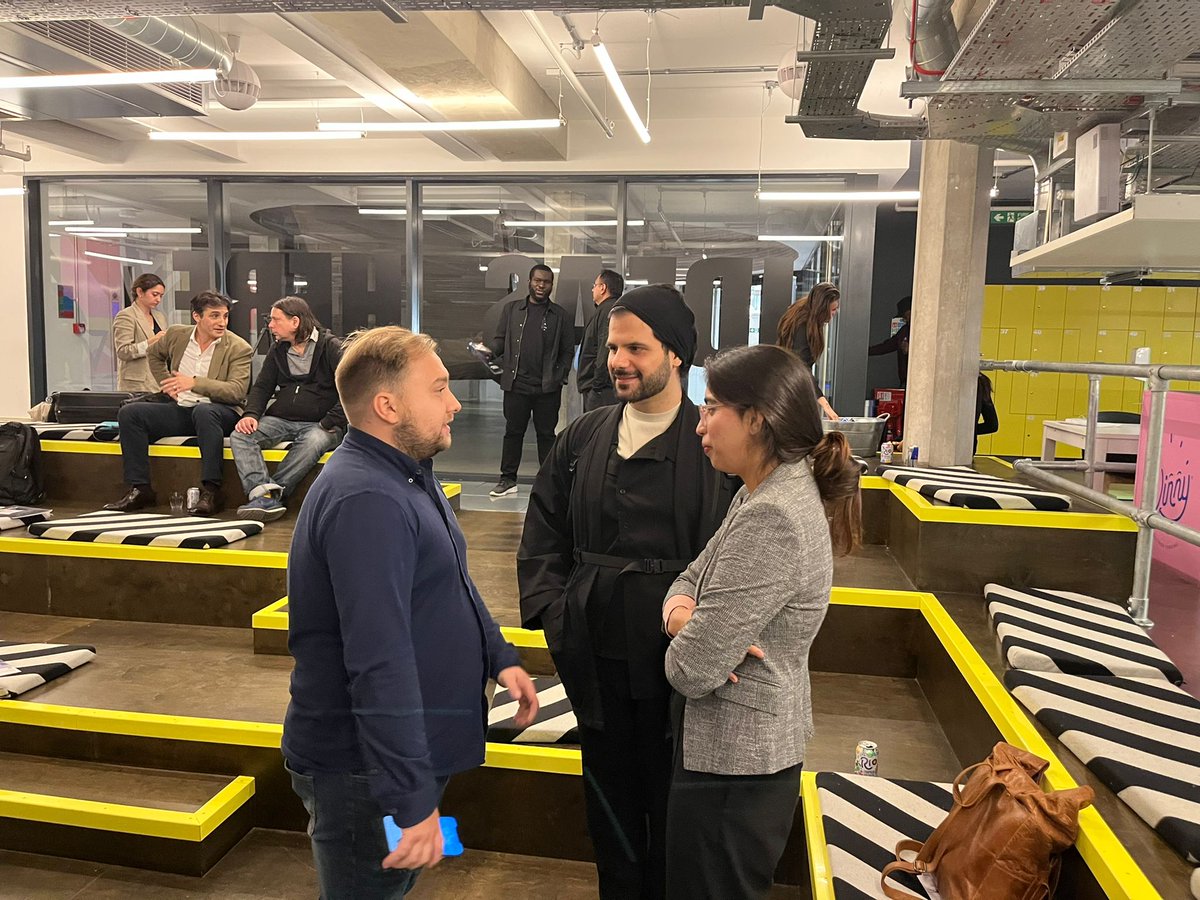 cloudtalkglb's tweet image. "Autonomous Digital Infrastructure with Cloud' Panel is over.
Get your drinks and start networking with Industry profs. 
1:1 Networking Awaits you at CloudTalk London.

#cloudtalkglobal #cloudtalk #london #meetup #techmeetup #cloud #server #event #cloudtalklondon #network #tech