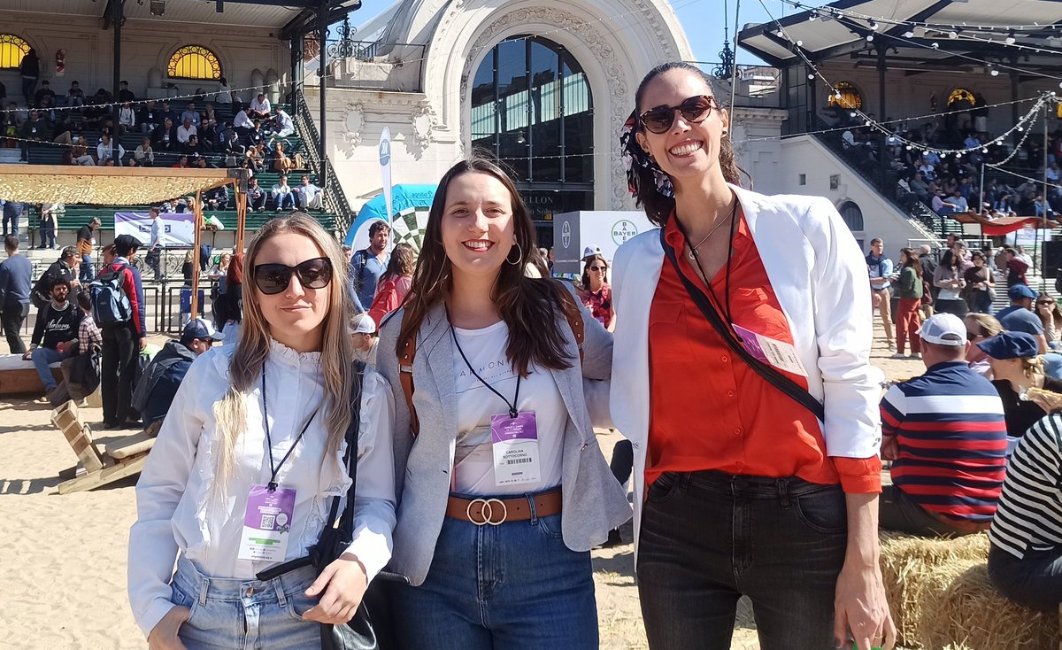 La escalera de @TwitCASAFE en el #CongresoCREA2022 ♥️