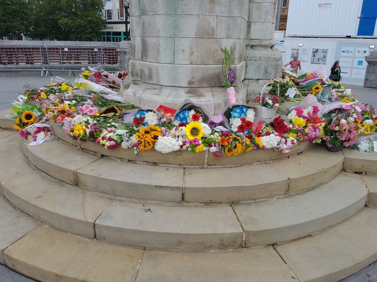 Flowers in hull city centre today photo taken by Daniel hall