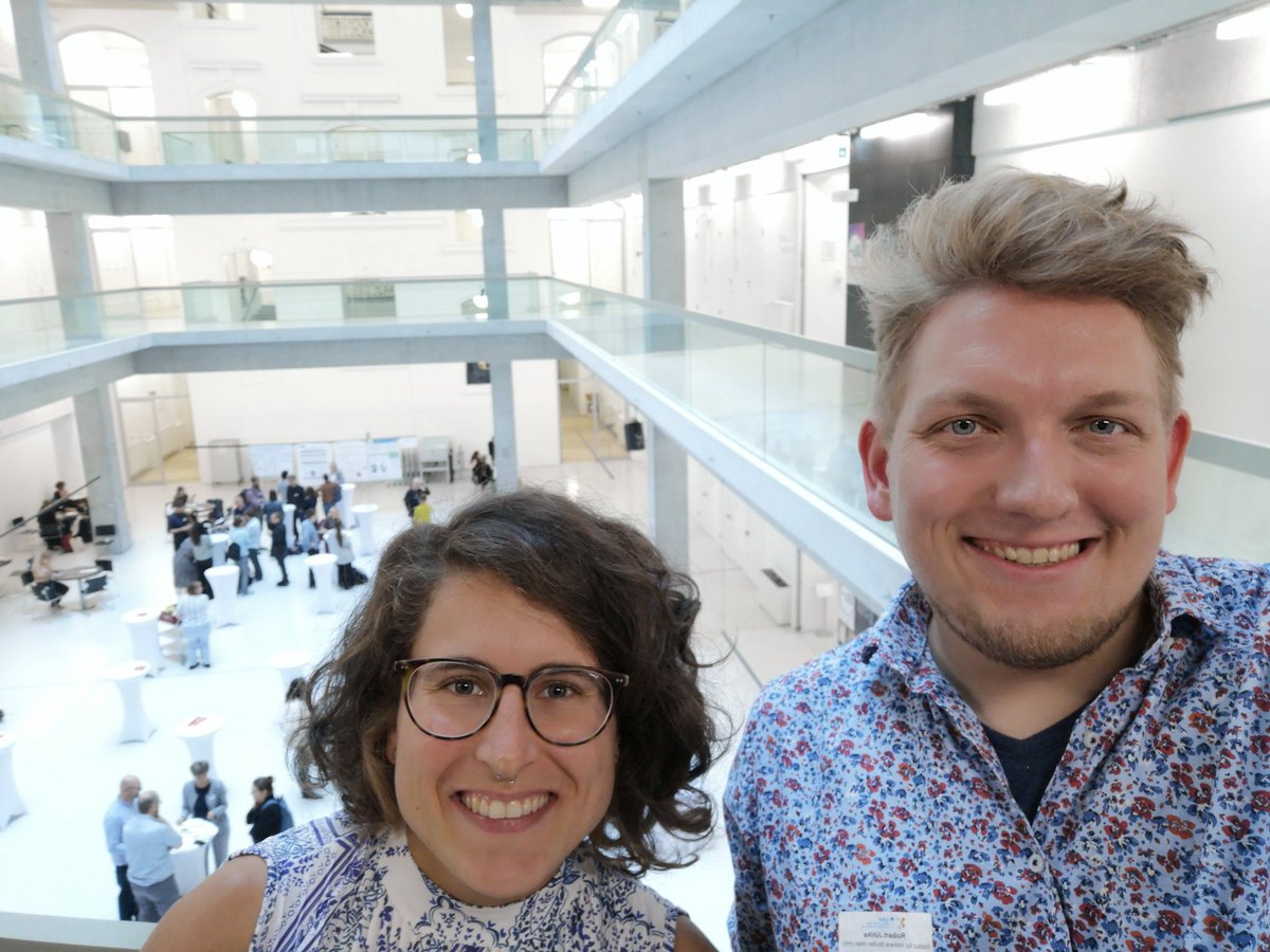 Ein Sommer intensive Planung hat sich gelohnt! Interessante Vorträge und unglaubliche sympathische Wissenschaftler:innen füllen die #gfhf2022  - Konferenz mit Leben! Danke für's gemeinsame durchhalten beim Vorbereiten <a href="/Nina_423/">nina</a> und ans Team vom <a href="/IHS_Vienna/">IHS</a> und #dieangewandte