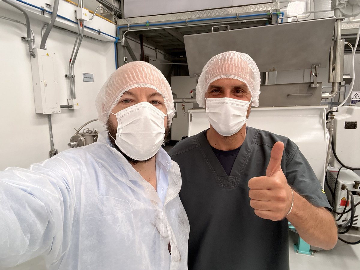 Aquí con mi amigo Nacho Velasco, el verdadero Willy Wonka 🍫