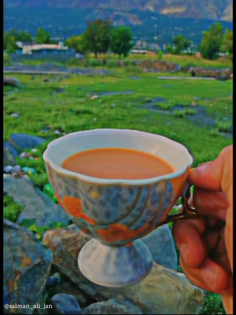 SalmanAliJan's tweet photo. وہ رب جب صبر دیتا ہے نا تو سامنے کھڑی جان سے پیاری شے بھی دکھائی نہیں دیتی
✨❤️

#qoute #Trending https://t.co/arXD1Efjos