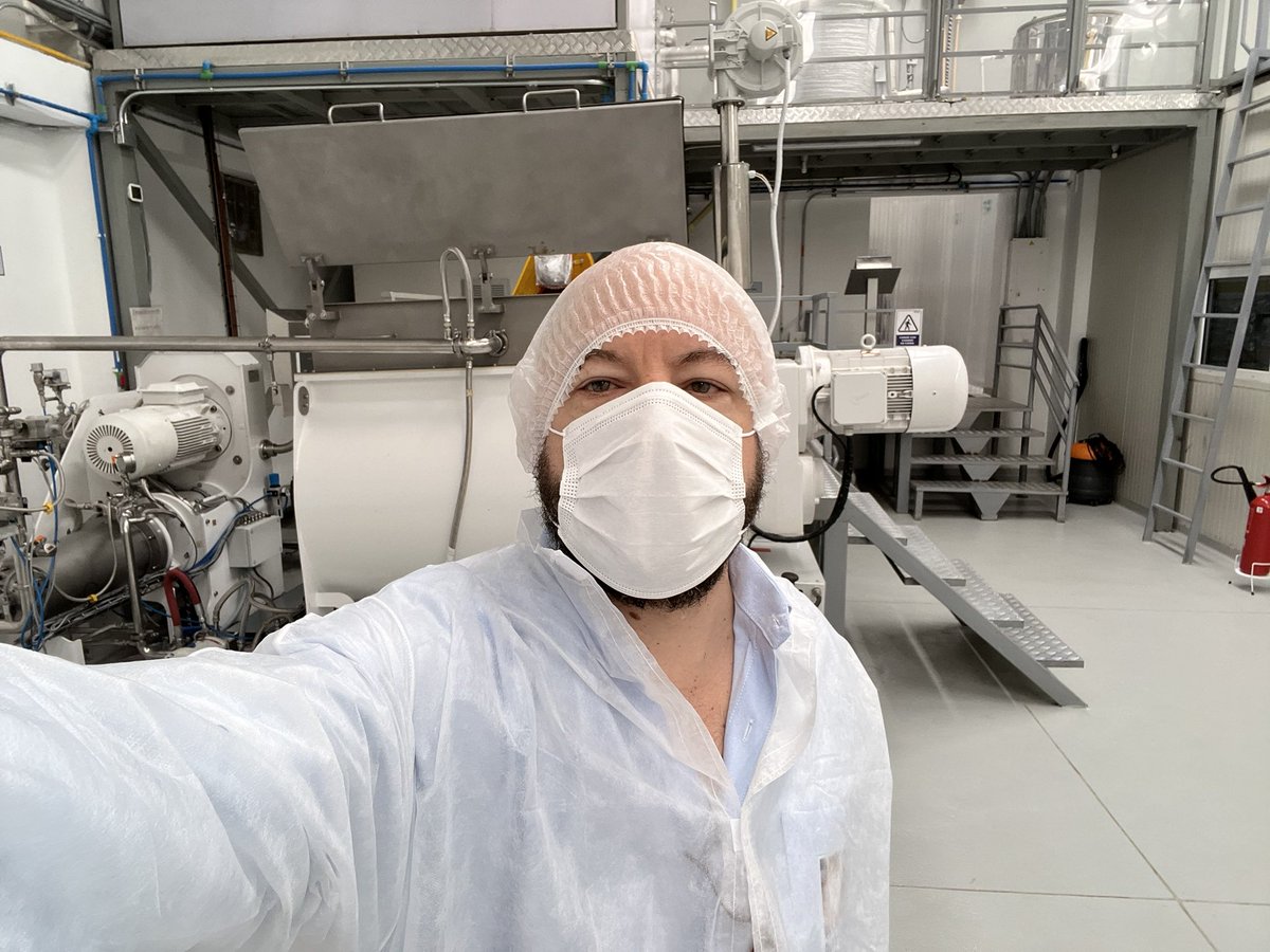 Esta mañana estuve visitando a los amigos de <a href="/CacaoHunters/">Cacao Hunters</a>
Una empresa hermosísima y con un sentido social muy profundo y que impacta a muchas comunidades.
