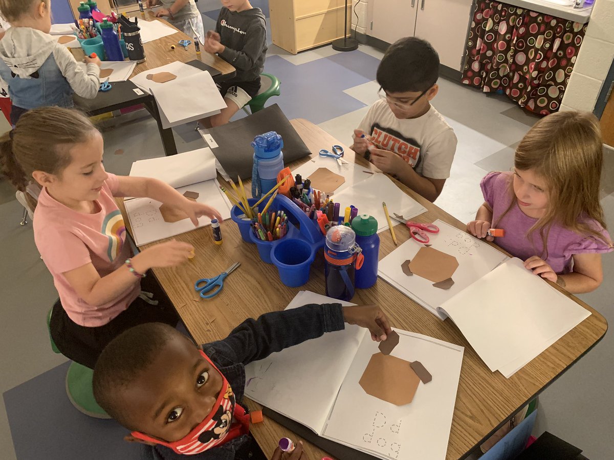 CreekGators's tweet photo. ‘K’rafting in Kindergarten @CreekGators Kiddos connecting multiple learning modalities as they share their knowledge with one another. #NPSWorldOfPossibilities https://t.co/kUyXKngJm2