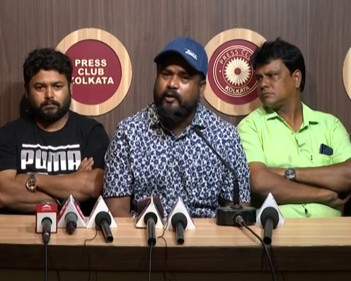 মমতার আহত হওয়া, ভোটগণনার দিন লোডশেডিং, সব নিয়ে বিতর্ক উস্কে দিলেন আরমান।
#SuvenduAdhikari #nandigram #BJp4Bengal #ArmanBhola #MamataBanerjee
bengali.abplive.com/district/once-…