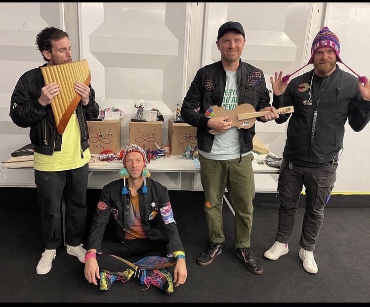 louieperucha's tweet photo. Eksksksks si al terminar la gira por latam no suben similares foto a los países que quedan agárrenme que me voy Chris Martin #ColdplayLima #coldplayperu #ColdplayEnLima @coldplay https://t.co/tueAHE3zkd