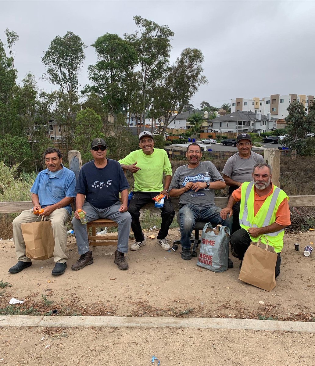 We visited day laborers yesterday, handed out 30 care packages with food, water, &amp; lots of love! We are looking forward to listening to the needs of this important community, &amp; preparing to open Day Laborer Outreach events to the public soon!
#daylaboreroutreach #borderangels