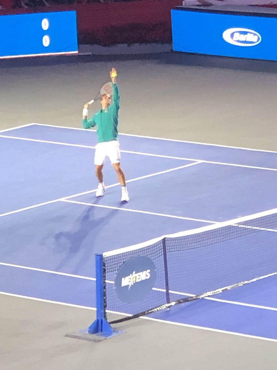Nadiagain's tweet photo. Tuve el privilegio de verlo jugar en vivo 😍 #GraciasRoger 👏🏻 https://t.co/UBH82MvmWn