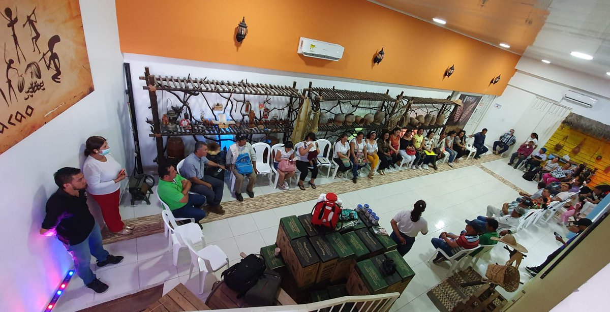 fedecacao's tweet image. #AEstaHora en Rionegro (Santander) entrega de insumos para 35 beneficiarios de la alianza productiva Aroma de Paz con el apoyo de @MinAgricultura  @GobdeSantander @RionegroDe @fedecacao y nuestros cacaocultores