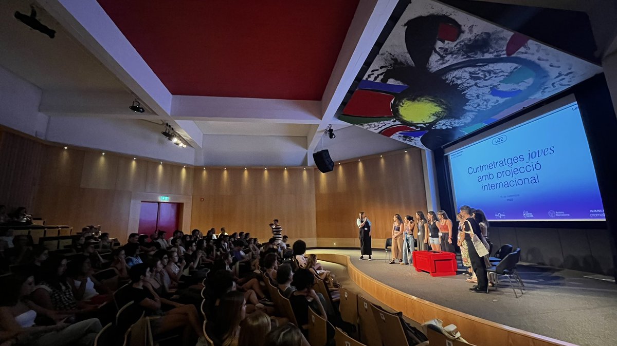 🎥 David Moragas, Carla Linares, Elena Ballvé, Àlex Gantzer i Blanca Camell son alguns dels participants a la sessió de #curtmetratges joves d'aquesta tarda al #FestivalU22.

⏰ D'aquí a 20 minuts continuarem amb la retrospectiva de Belén Funes!
