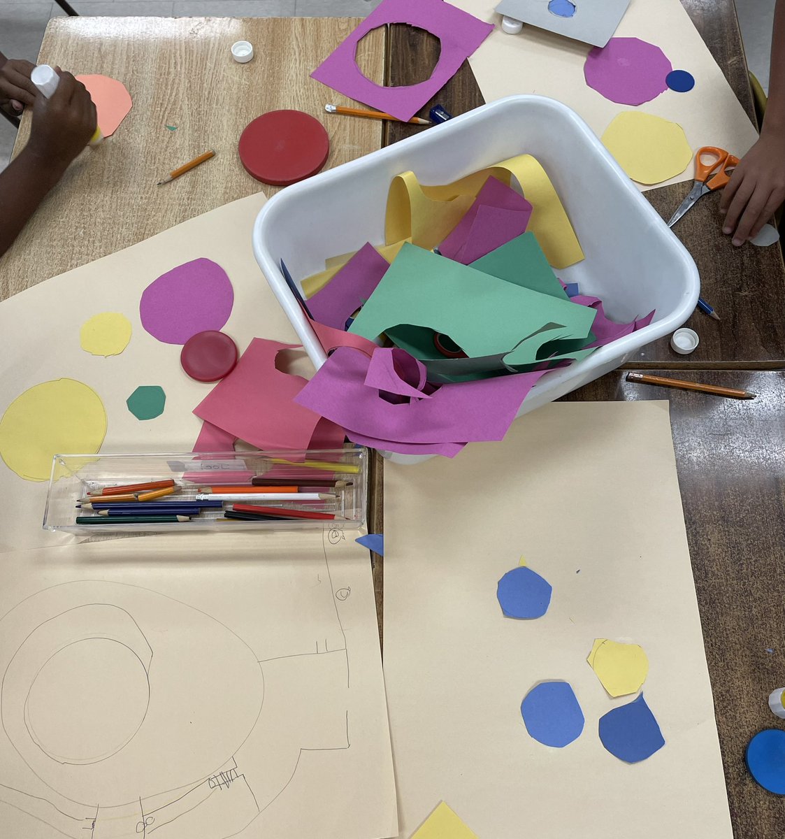mrsdaoust's tweet photo. We had a lot of fun celebrating International Dot day based on the lessons taught in the book The Dot by Peter H. Reynolds https://t.co/L6fZOctuoe