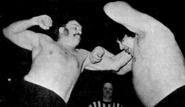 drshawn008's tweet photo. My pops Stan "The Man" Stasiak vs Andre "The Giant" #HeartPunch #Giants #Legacy https://t.co/2tasLRshrt
