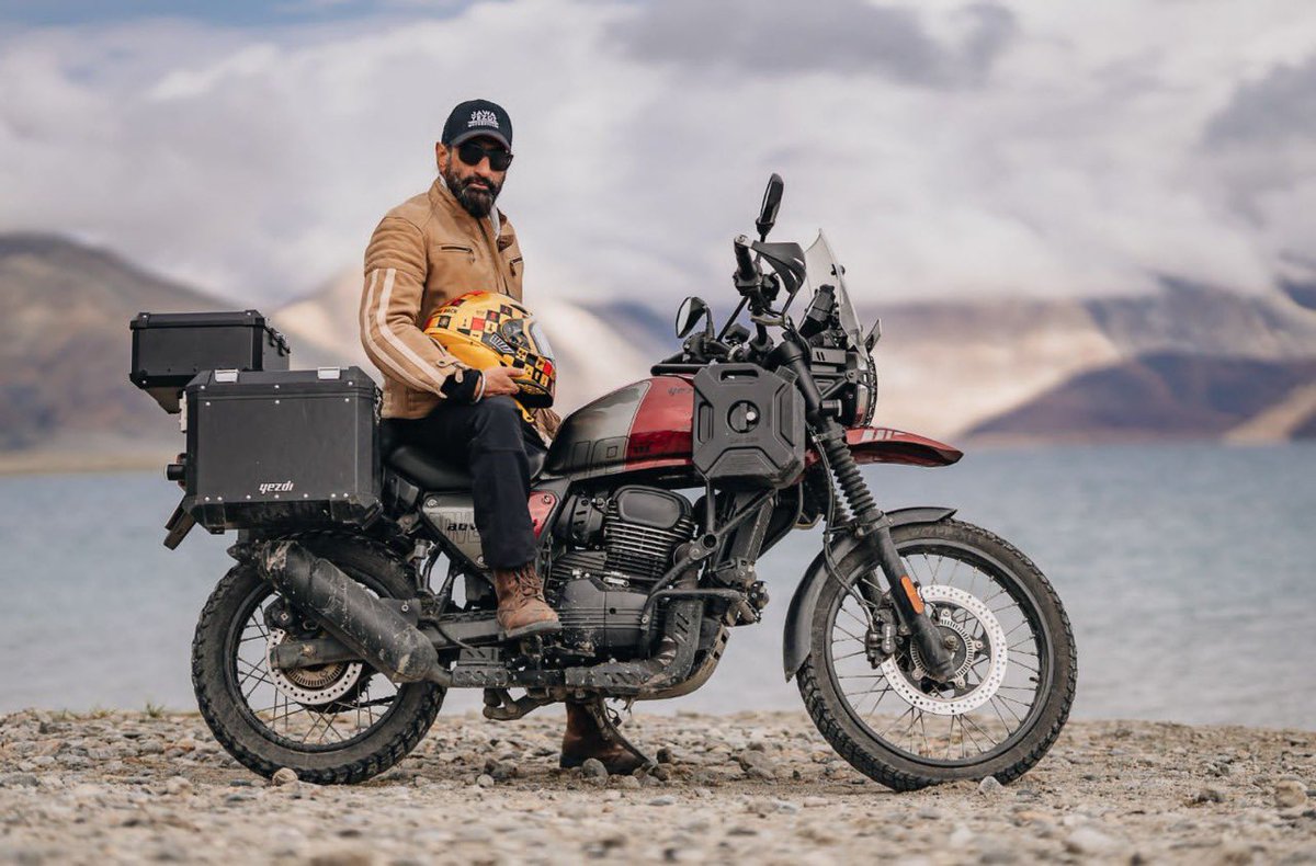 reach_anupam's tweet photo. It’s been fun getting all the eyeballs in Ladakh with this cool @Tiivra composite fibre helmet! Super snug, and the high visibility paint scheme attracts all the attention on the road. Sending good wishes to Alpana @alpana_parida for her new venture! #Tiivra https://t.co/PuMnsrB4Ks