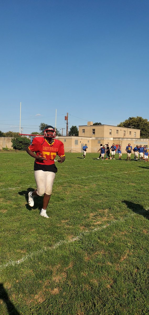 Sankofa_sports's tweet photo. Thank you to Coach Brock (@CoachBrockFKD) and the @FkdFootball for hosting me today to check in on practice. 

Frankford HS and Sankofa work together to provide scholars from both institutions the opportunity to play this great game. https://t.co/PiDJ3xsN1z