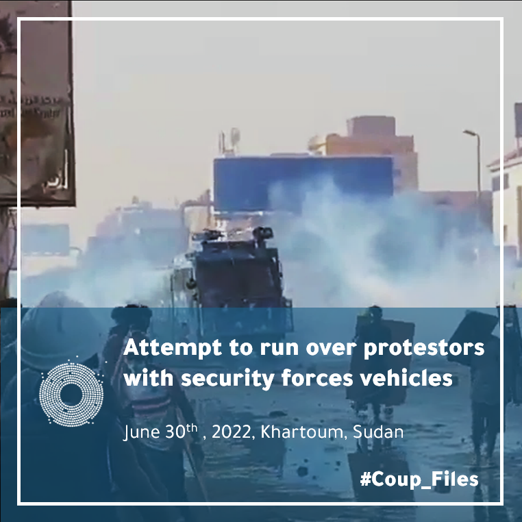 Sudan_Archive's tweet photo. Sudan Security Forces’ vehicle attempt to run over the anti-coup protestors on Al-Qasr Avenue
June 30th, 2022
#Sudan
#Coup_Files
#june30thmarch https://t.co/6vblL94o9J