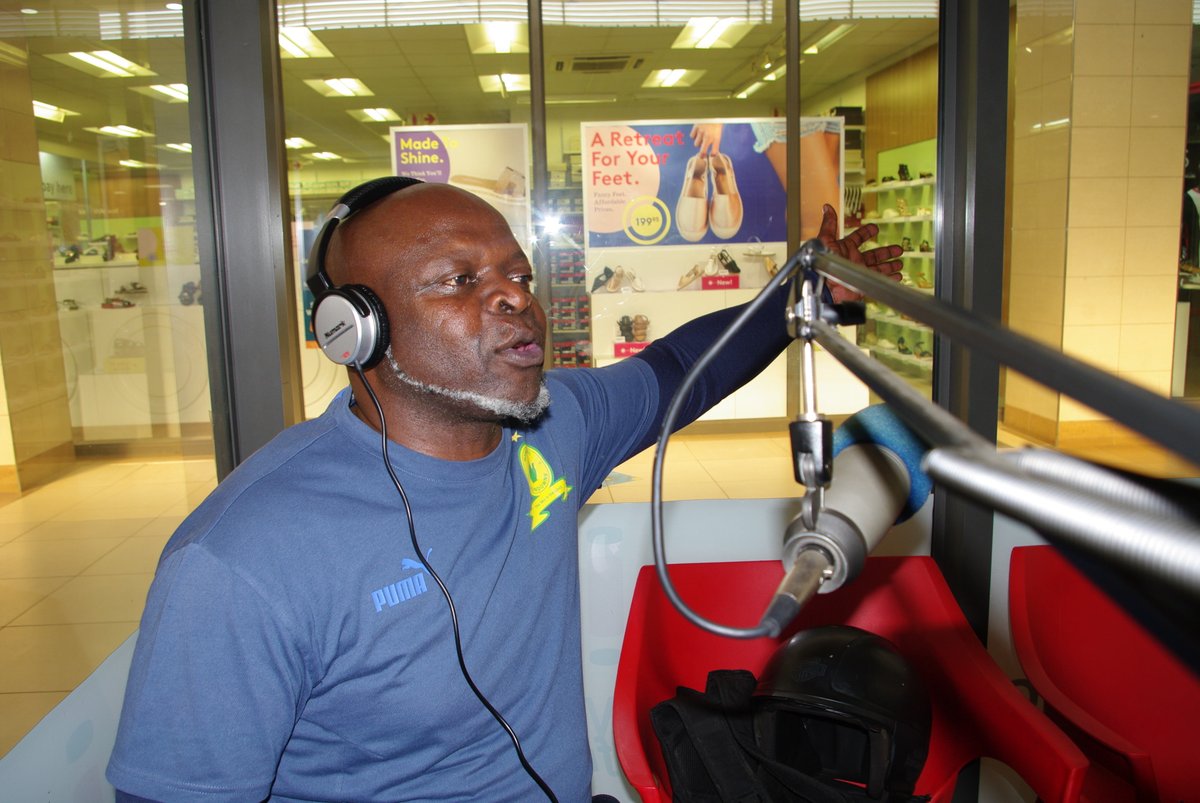 Capitallivesa1's tweet photo. Capital Drive #326 with Sbusiso  Aserie Ndlovu and Daniel Mambush Mudau talking Mamelodi Sundowns vs Amazulu game on Sunday @ Loftus Versveld.
#UnlockingAfrikanPotential 
#mamelodisundowns 
#capitalllivesa99.0fm
#DenlyMa
99.0FM
@_aserie https://t.co/YvPKyFAVdf