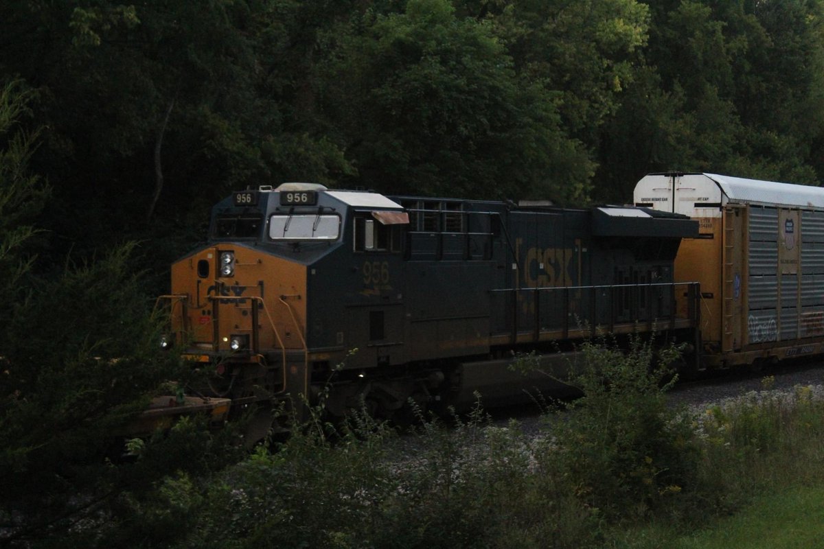 buckeye_and's tweet photo. 9/15/22. M209 at Vandalia siding at Taylorsville MetroPark (@MetroParksTweet ) #railfan #railroad #CSXTransportation #FreightMovement #FreightTrain #photography https://t.co/6MxSzFv17P