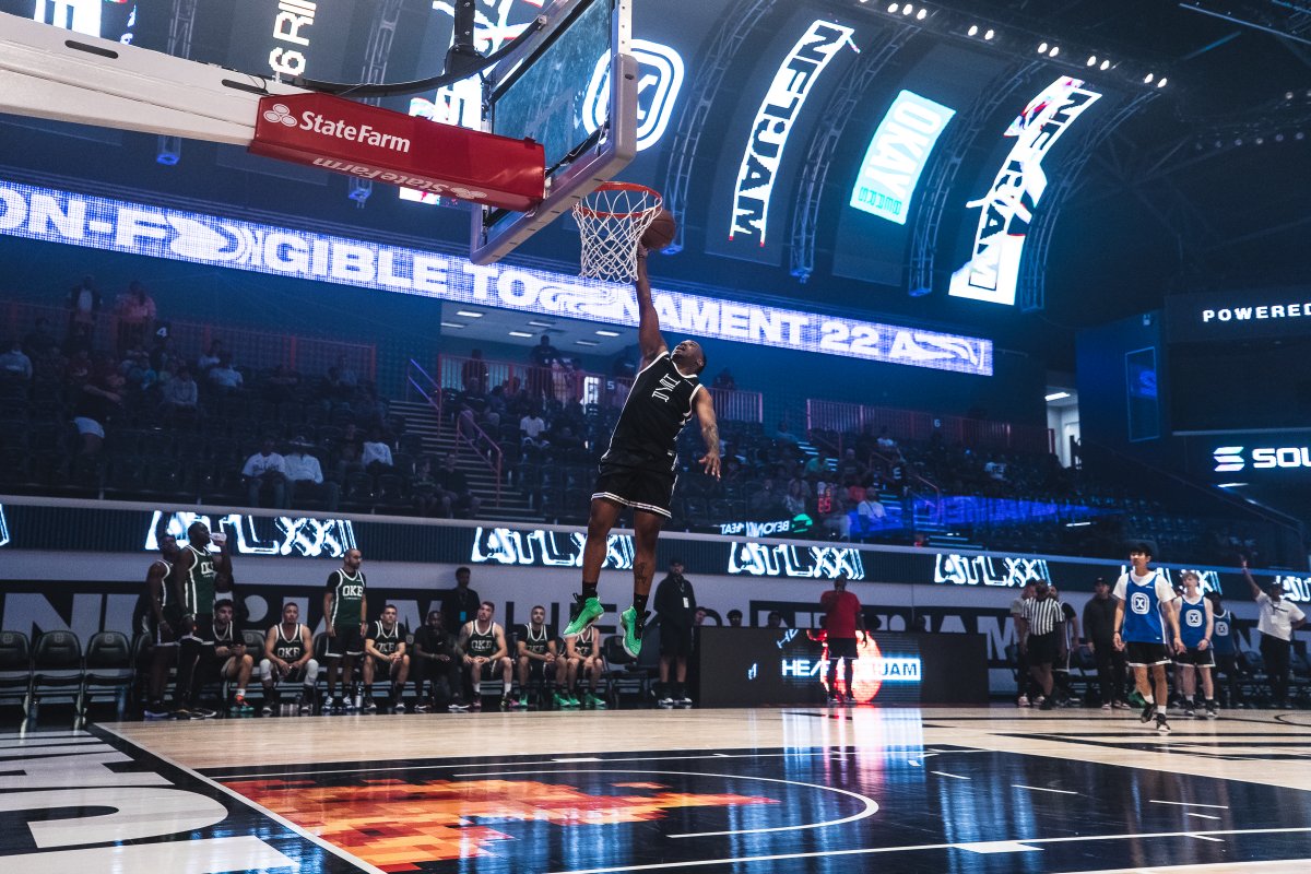 Heir_Company's tweet photo. ngl team jerseys were ๐ฅ๐ฅ๐ฅ
@okaybears @bracketXNFT #NFTJAM ๐๐ฅโ๏ธ
do we have extras?! ๐ค๐ค๐ค https://t.co/HRvs7YotTF