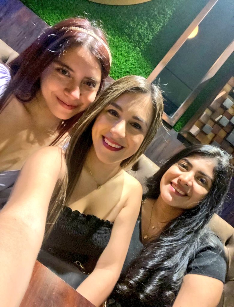 PaolaPluas's tweet photo. #lagraduada 👩🎓 https://t.co/Q4hl46aXNm