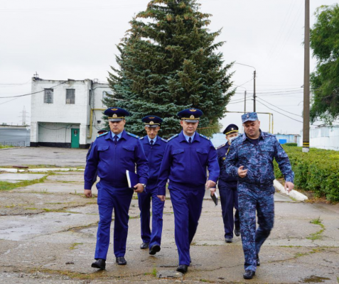 Прокурор области Андрей Теребунов нагрянул с проверкой в колонию-поселение №1 

73online.ru/r/prokuror_obl…