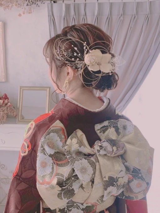 髪飾りとイヤリングおかんの手作りやねんけどホンマにすごい、鞠も花も全部 