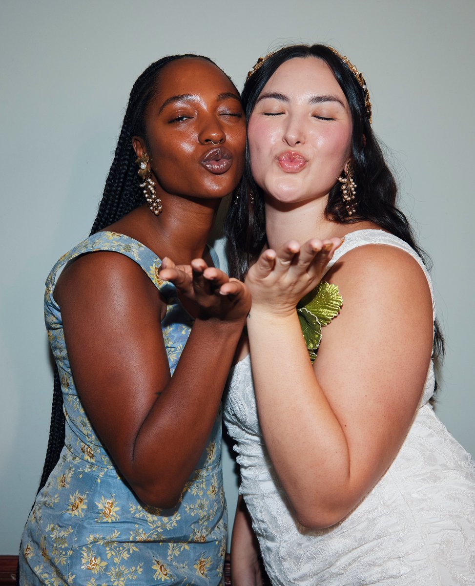 nyfw's tweet photo. Kissing #NYFW: The Shows goodbye 💋 We'll be back next season! In the meantime, enjoy these #BackOfHouse moments at #IMGFashionAlliance designer @Markarian.NYC yesterday. 

📷: @frankholliday https://t.co/JP3NOVTwXf