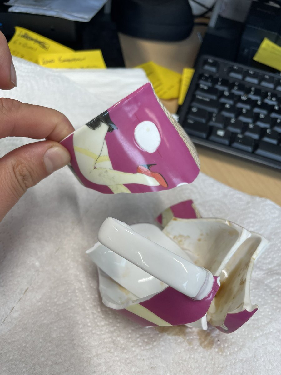 patslimboyfat's tweet photo. End of an Era for the best Mug in the world….in other news finding it hard to think of things to do for 40th Birthday…ideas on a postcard if u have any #stockings #40th #birthday https://t.co/PLZw7NTlqn
