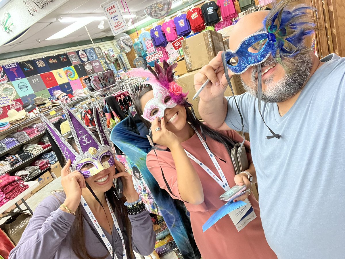 Gabriel_Gonz305's tweet image. #creiSummit @creisummit scavenger hunt Team 8 🎉🎉🎉🎉