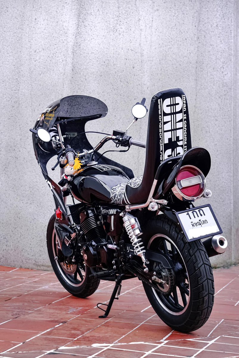 SutheeManee's tweet photo. (From Thailand) 🇹🇭+🇯🇵#BosozokubikeThailand #暴走族 #族車 #motorcycle #暴走族バイク#bosozokubikeSiam #bosozokustyle #bosozoku #gpxlegend #gpxlegend250twin #gpxlegend250 https://t.co/V7OpEVeWax
