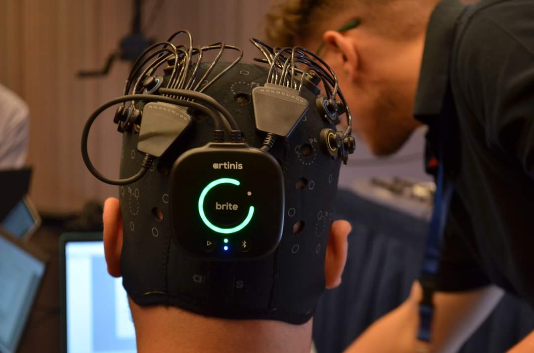 _SAN2022's tweet photo. 📷 from today's #fNIRS Workshop with Artinis Medical Systems at #SAN2022!

#NEUROSCIENCE #THESSALONIKI
#GREECE #MEG https://t.co/AjlgPqiDOp